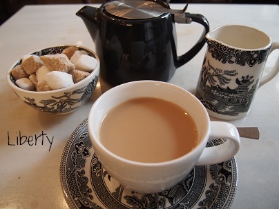 Cafe Libertyでお茶_d0088196_139135.jpg