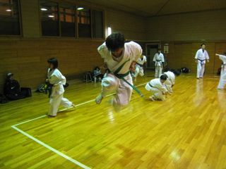 麻生道場 審査前最終稽古!_c0118332_22582991.jpg