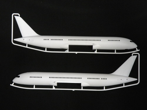 レベル 1/144 B787-8中、短距離インター仕様