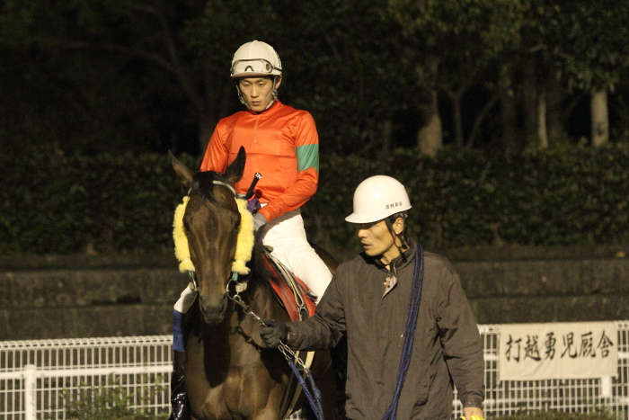 2012年4月20日(金) 高知競馬 10R KCBレディスシリーズ スピカ特別 牝馬_a0077663_8175462.jpg