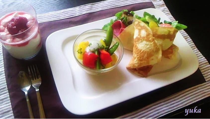 ホットケーキMIXでおかずクレープ&残り野菜のマリネ_e0274872_1121153.jpg