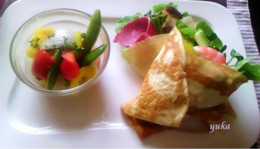 ホットケーキMIXでおかずクレープ&残り野菜のマリネ_e0274872_11221328.jpg