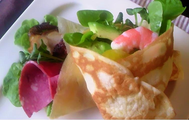 ホットケーキMIXでおかずクレープ&残り野菜のマリネ_e0274872_11241332.jpg