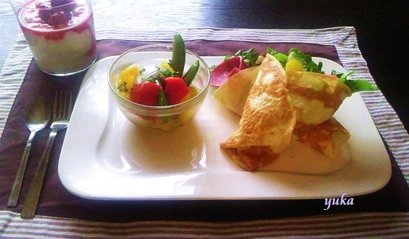 ホットケーキMIXでおかずクレープ&残り野菜のマリネ_e0274872_1148386.jpg