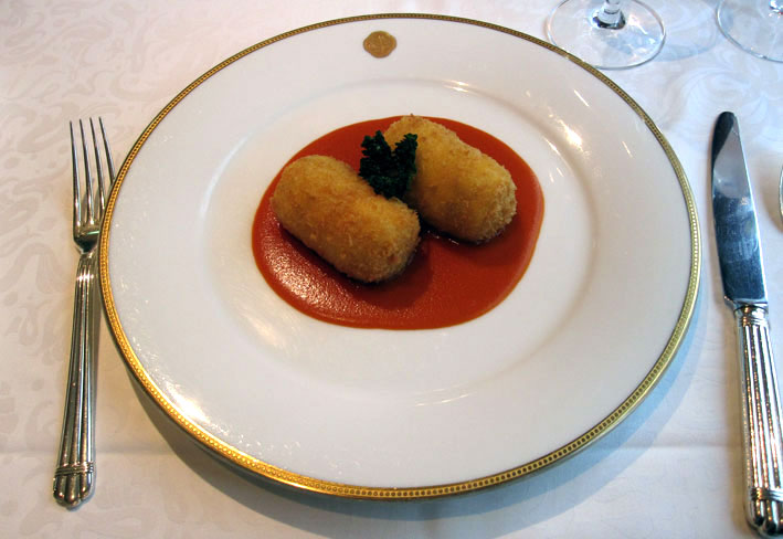 コロッケ食べてホテルで一泊_b0145296_22495126.jpg