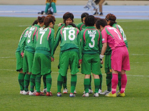 日テレ・ベレーザvsASエルフェン狭山FC@駒沢オリンピック公園陸上競技場(観戦)_b0000829_20471166.jpg