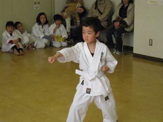 日曜は空手! 新川教室親子空手 新琴似教室審査会_c0118332_15462169.jpg