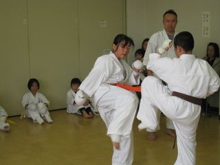 日曜は空手! 新川教室親子空手 新琴似教室審査会_c0118332_15463310.jpg