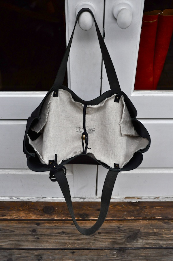 boat tote + black_b0172633_2002916.jpg