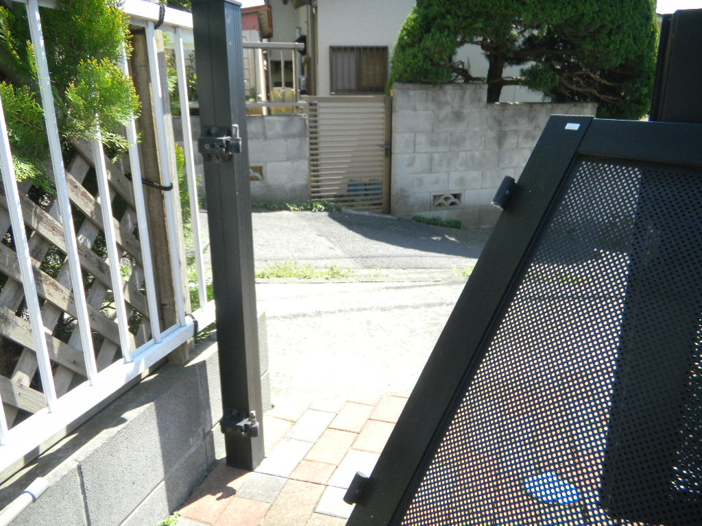 門扉のオートクローザ_c0146875_1825722.jpg