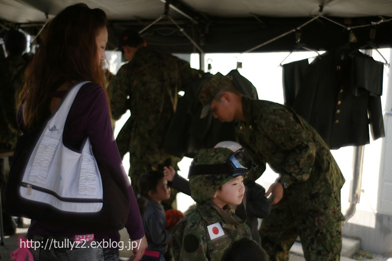 自衛隊のさくら祭り　（６）_e0109883_14431453.jpg