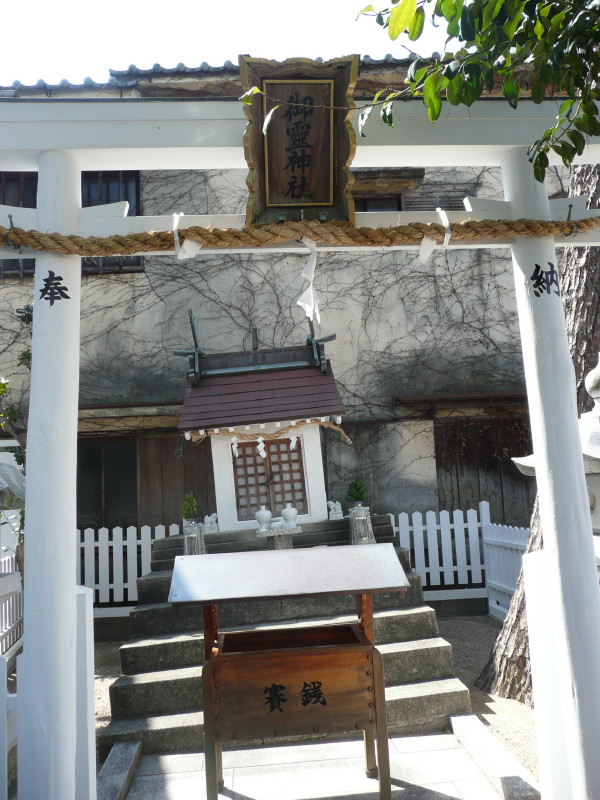 垂水御霊神社　on　2012-4-4_b0118987_7355567.jpg