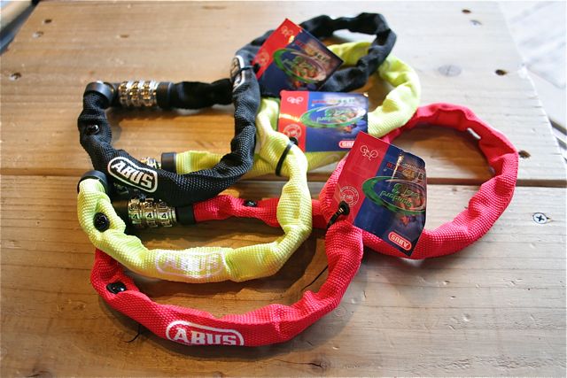 ABUS Chain Lock_b0212032_21412832.jpg