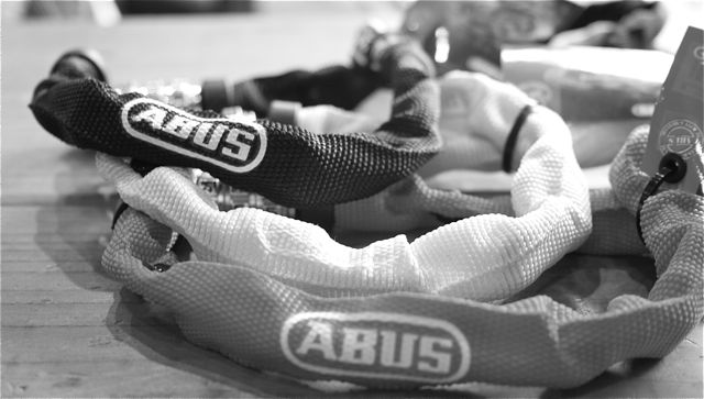 ABUS Chain Lock_b0212032_2149790.jpg