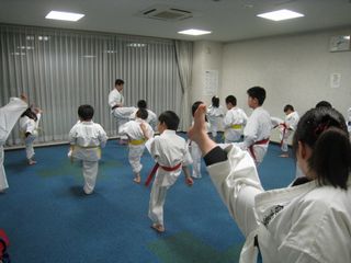 星置教室 審査会 3才からの空手!_c0118332_2273026.jpg