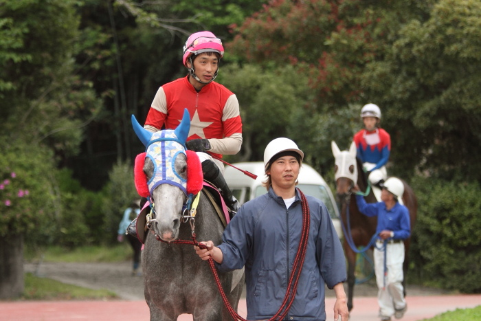 打越勇児調教師、初勝利~_a0077663_8134030.jpg