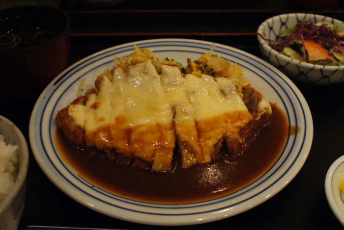 ~しっかり京料理風~ 手作り洋食屋手塚の「ポークカツレツチーズのせ焼き」 @京都・丸太町_b0063958_6203417.jpg