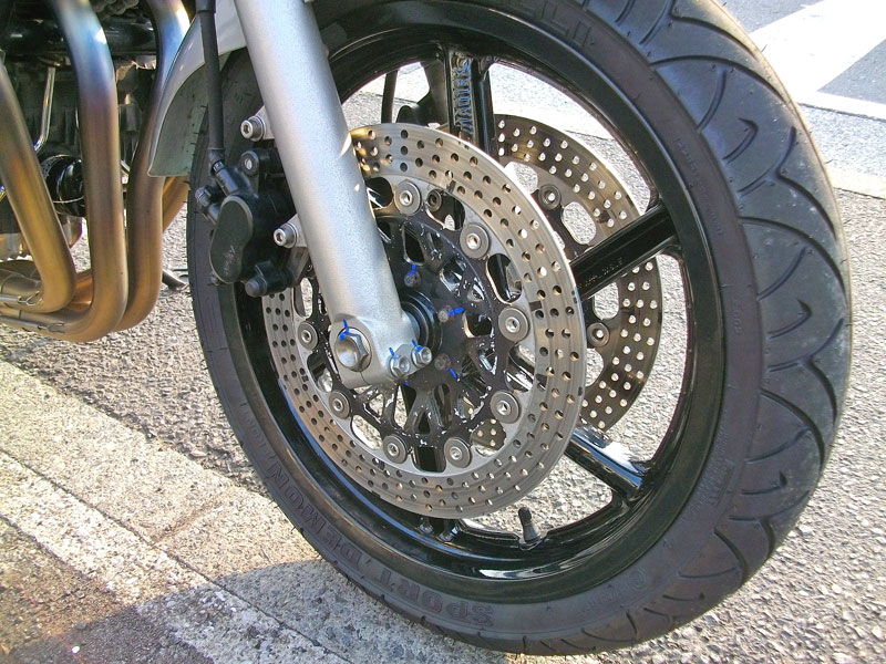 CB750 RC42 の フロントホイール タイヤ *1671498236 中古