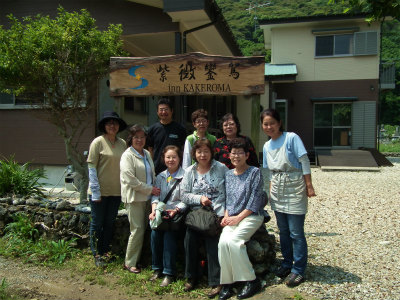 お皿からはみ出す刺身定食_e0028387_926857.jpg