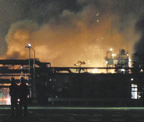 「また核が落ちたの？」：山口県岩国市の三井化学工場の爆発現場_e0171614_20331846.jpg