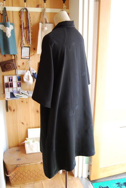 着物リメイク・綸子のチュニック_d0127925_10405486.jpg