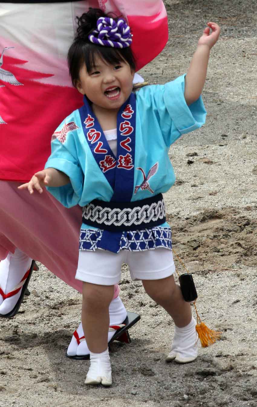 神津島紀行-10♪式内社「阿波命神社」の阿波おどり-3♪_d0058941_20262866.jpg