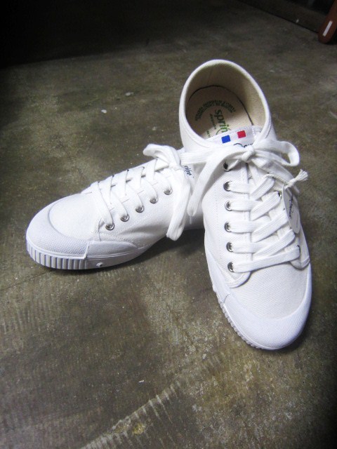 店休日の御知らせ・・・イチオシ 春SNEAKER (Spring Court)★_d0152280_1323134.jpg