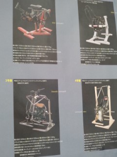 ガソリンエンジンで動くロボット_a0165286_11334217.jpg