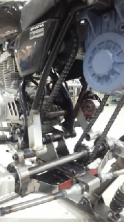 ガソリンエンジンで動くロボット_a0165286_11334299.jpg