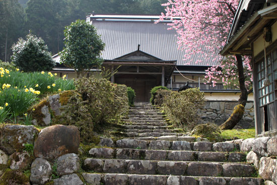 黒田の常燈寺_e0048413_1643537.jpg