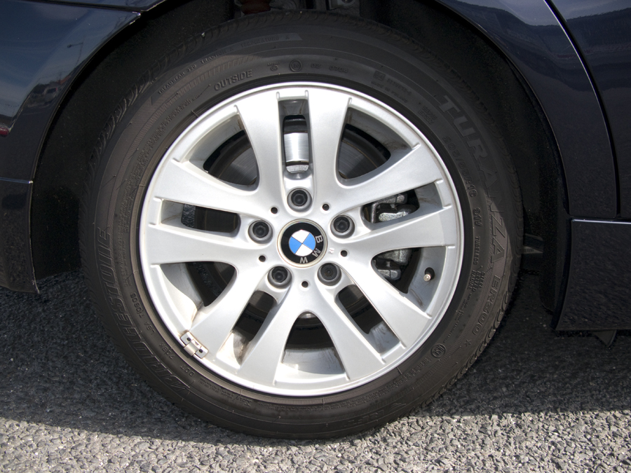 今、E90BMW320iは買いか?_d0045432_1865970.jpg