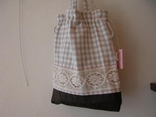 mimi屋さんの色使いはどこか東欧の雰囲気と似ている_f0129557_14194479.jpg
