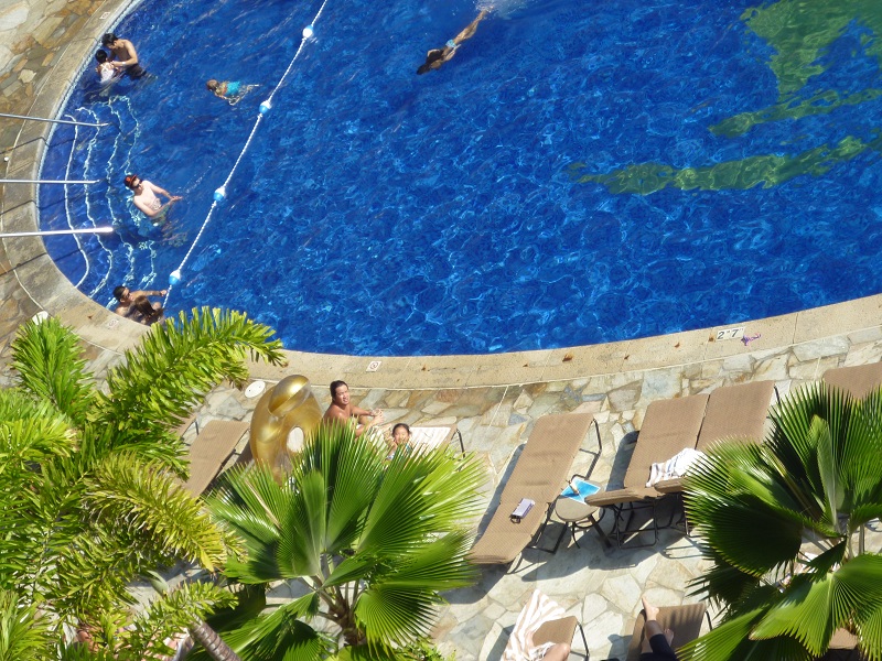 2011~12HAWAIIカウントダウン旅行記~アウトリガーリーフのプールとビーチ~_f0011498_16203135.jpg