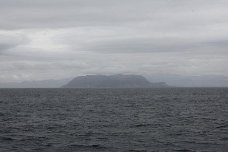 四月の海から_d0179447_1051863.jpg