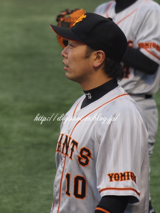 藤村大介選手&阿部慎之助捕手フォト 4/20神宮 : Out of focus 藤村大介選手&阿部慎之助捕手フォト 4/20神宮 : Out of focus