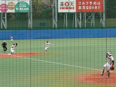 国士舘大対東農大 4月18日 東都大学野球2部_b0166128_1312265.jpg