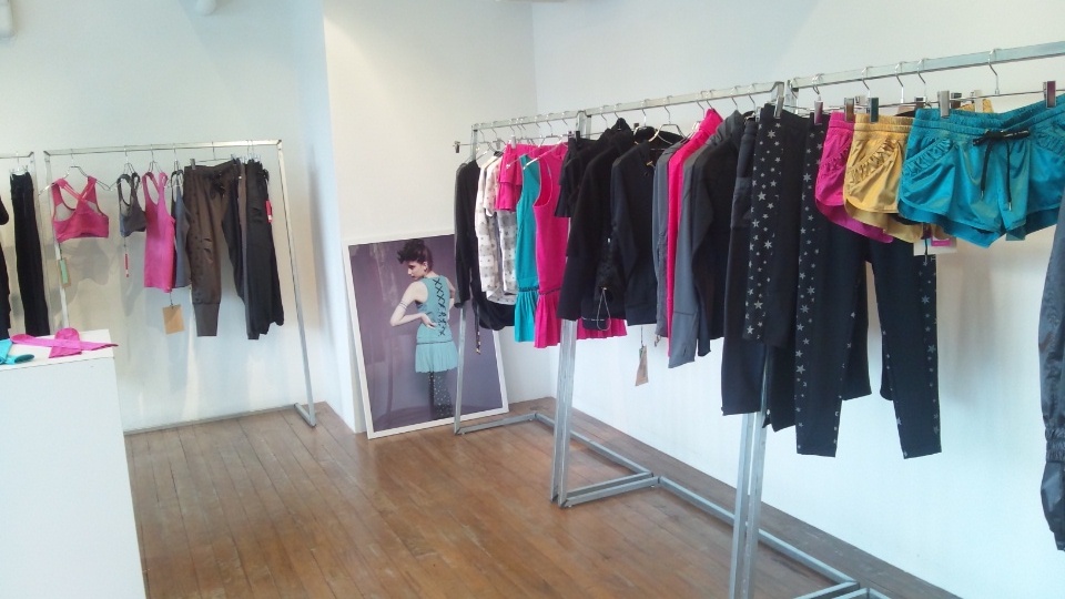ティアリーレイ展示会と、・・・。_e0253026_8122030.jpg