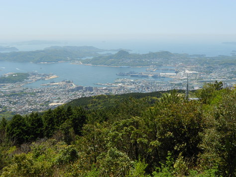 究極の佐世保大縦走　愛宕山～赤崎岳～弓張岳～将冠岳～烏帽子岳～隠居岳～八天岳～国見山６７ｋｍ_a0206345_90418.jpg