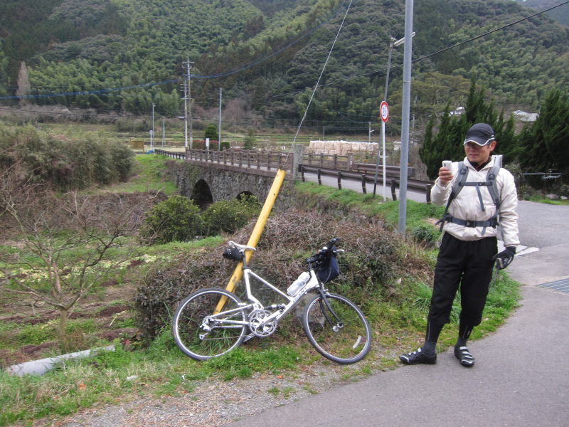 静かな山間を抜け炭鉱で栄えた町へ：香春・田川－大義を胸にブロンプトンと九州・四国の旅へ⑤_e0138081_373945.jpg