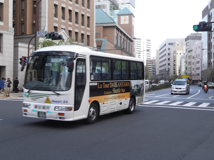 富士急行（ラ・トゥール代官山専用シャトルバス）_d0041391_9472451.jpg