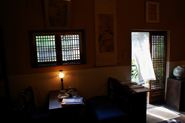 伝説のカフェ「茶房 李白」_a0169902_23314320.jpg