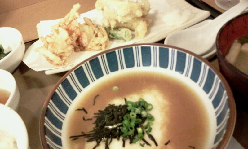 「とろろ汁ととり天の定食」やよい軒_c0212604_163327100.jpg