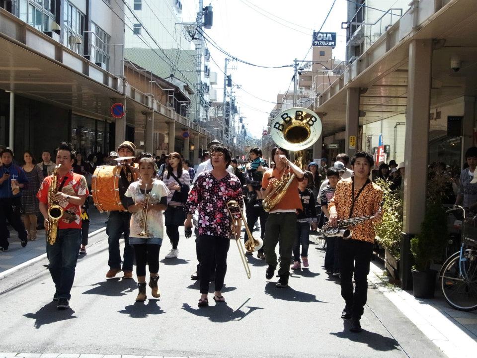 街がステージの門前音楽市!! _d0039111_1748239.jpg