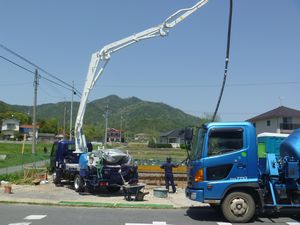 コンクリート打設。_b0131012_18504621.jpg