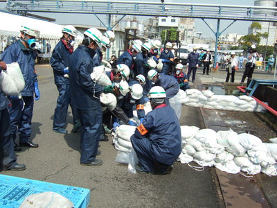 4月24日 東ソー防災訓練_c0104626_1038675.jpg