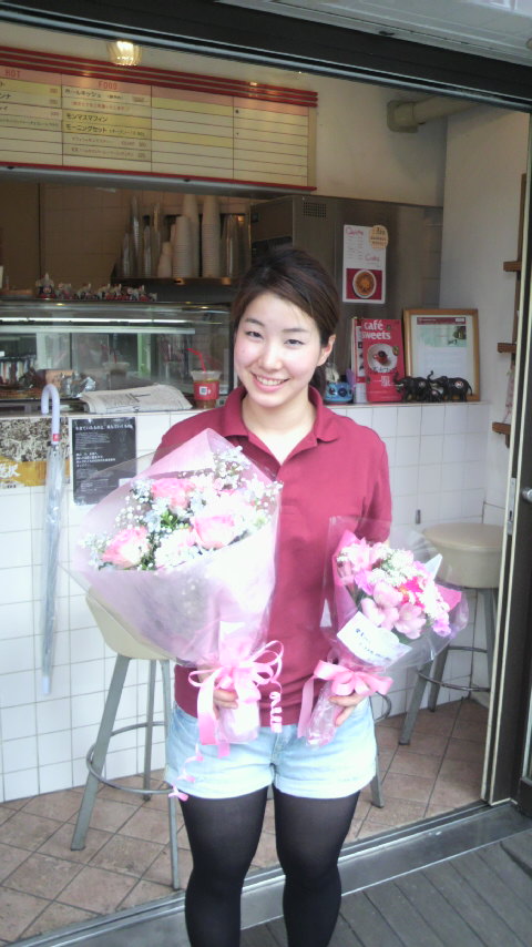 愛香さんのお誕生日!_a0075684_0461451.jpg