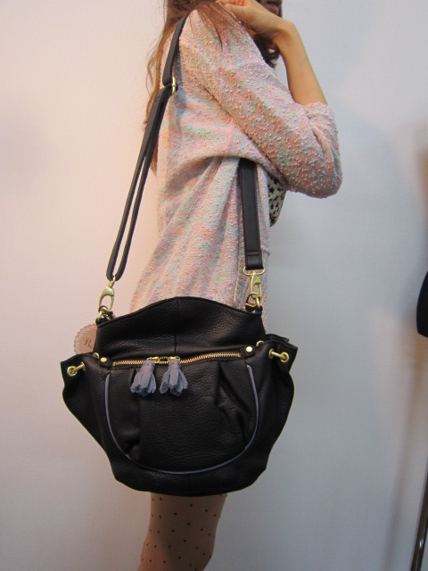 beaure  　B-7302 　タッセル　バイカラー　２－WAY　BAG_e0076692_21123810.jpg