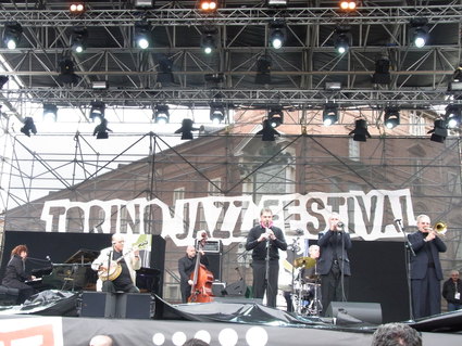 アスパラ&クレープのオーブン焼き☆ Torino jazz festival_b0246303_2281150.jpg