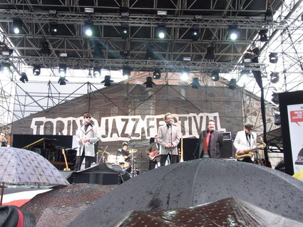 アスパラ&クレープのオーブン焼き☆ Torino jazz festival_b0246303_229122.jpg