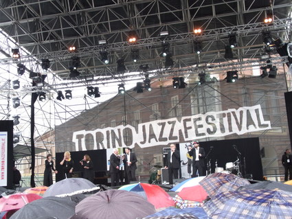 アスパラ&クレープのオーブン焼き☆ Torino jazz festival_b0246303_4363385.jpg